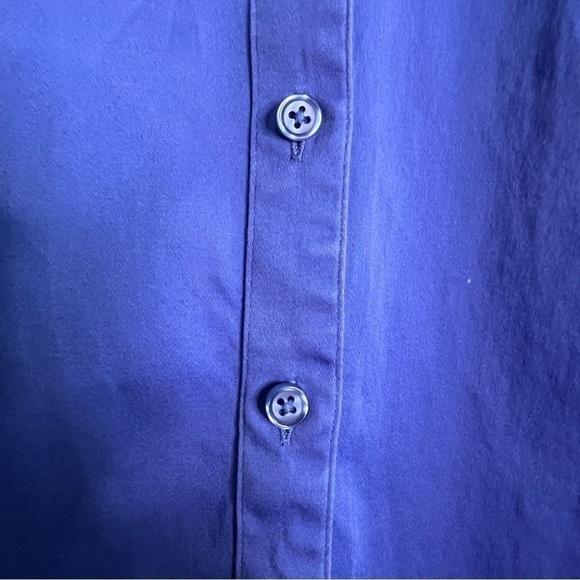 Chico’s brilliant blue button-down shirt with 3/4th sleeves. Sz 3. Preowned. EUC - Picture 4 of 8
